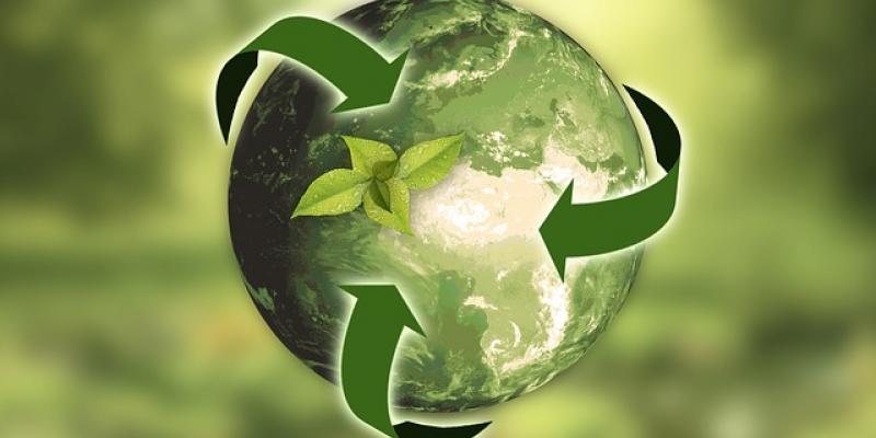 El reciclaje es algo que se debería aprender desde pequeño El reciclaje es esa acción que cuida del planeta y cuida de nosotros