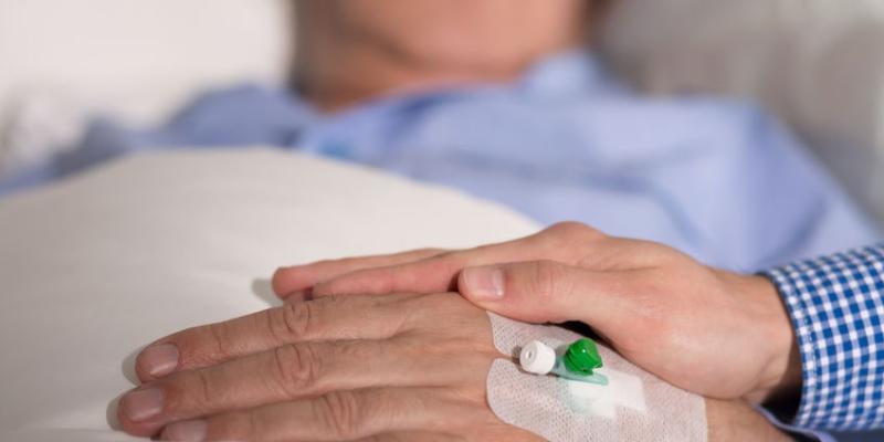 Imagen de una persona mayor ingresada/Vademecum.es La mitad de las personas mayores con diabetes no cuenta con una atención concreta
