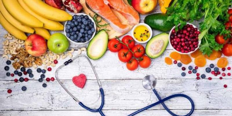 Alimentos de mayo Alimentos esenciales en una dieta equilibrada.