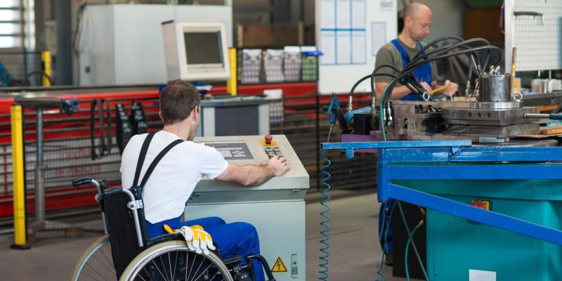 La crisis que ha provocado la pandemia está afectando negativamente al empleo de las personas con discapacidad Los contratos a las personas del colectivo caen un 30 % en 2020