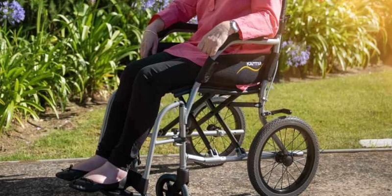 Imagen de una mujer en silla de ruedas/COCEMFE Cantabria Las mujeres con discapacidad y mayores sufren muchos abusos