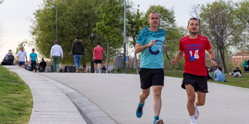 Un corredor con discapacidad visual en la Maratón de Londres - Servimedia Carrera por la discapacidad visual