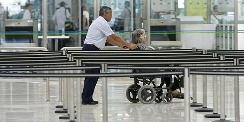 Algunas compañías han denegado su embarque a estas personas "aduciendo razones de seguridad.