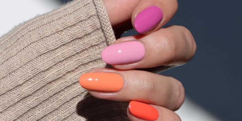 Imagen de un diseño de uñas/Woman Baby boomer de colores, una tendencia para este verano