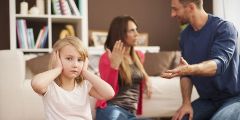 Servimedia Desgaste, desenamoramiento, infidelidades e influencia de la familia política, principales motivos de divorcio en España