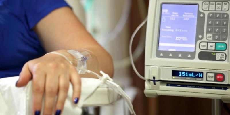 Tratamiento oncológico Paciente pasando por tratamiento oncológico