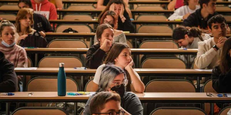 Imagen de varios alumnos haciendo la Selectividad/Eldia.es Selectividad 2023
