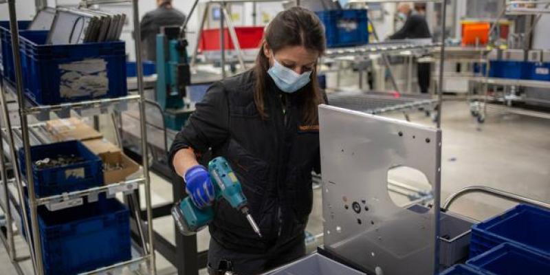 Europa Press Sólo está permitido salir del domicilio para ir al trabajo en aquellas actividades permitidas