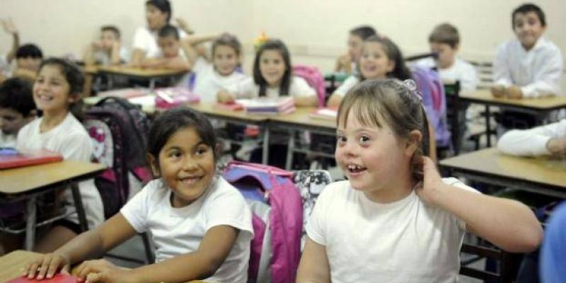 Imagen de un grupo de estudiantes/Valencia Plaza Podemos solicita una educación inclusiva para todos