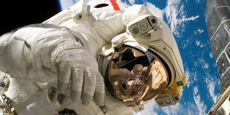 Elon Musk se enfrenta a Bill Gates - Pixabay Elon Musk en la carrera espacial