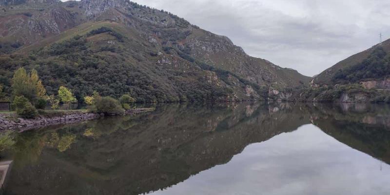 Imagen de un embalse/La Vanguardia Aumenta la reserva de los embalses en España