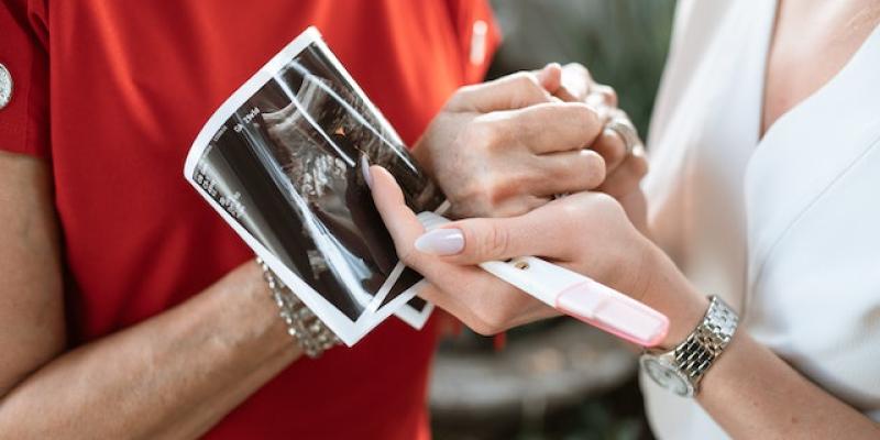 Los embarazos a través de métodos clínicos - Pexels Conseguir embarazos en parejas jóvenes