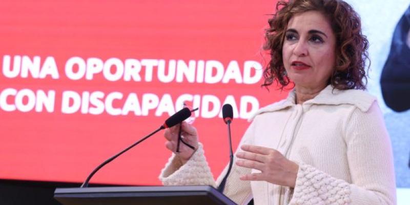 La ministra de Hacienda, María Jesús Montero, en la sede de ‘Por Talento Digital’ de Fundación ONCE