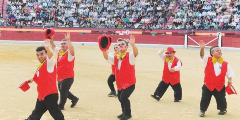 Imagen de uno de los espectáculos de 'enanitos toreros' | Diario Jaén Imagen de uno de los espectáculos de 'enanitos toreros' | Diario Jaén
