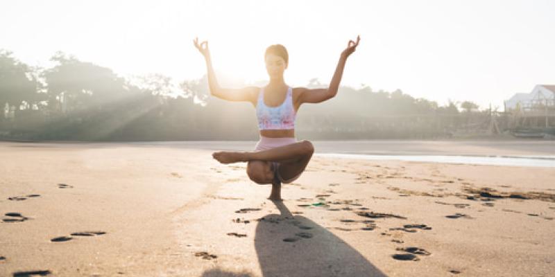 Imagen de una chica haciendo ejercicio/envatoelements "Guerrero de fin de semana", ejercicio saludable