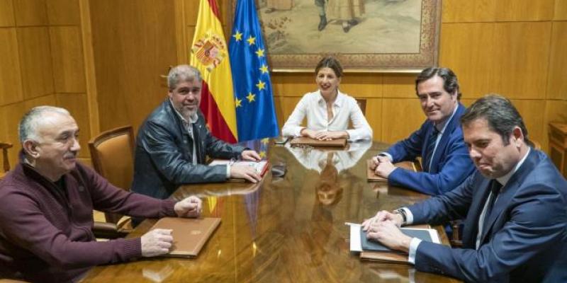 Los ERTE no hacen que Díaz, los sindicatos y la patronal se pongan de acuerdo Los ERTE y la mesa de negociación nuevamente fallida