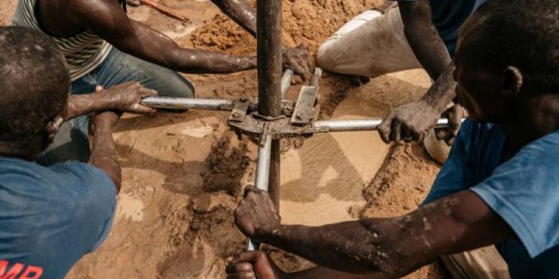 AUARA trabaja por resolver la escasez de agua en África/ AUARA Escasez de agua en África