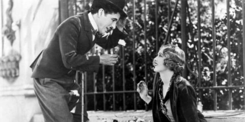 Escena de City Lights (1931) de Charlie Chaplin