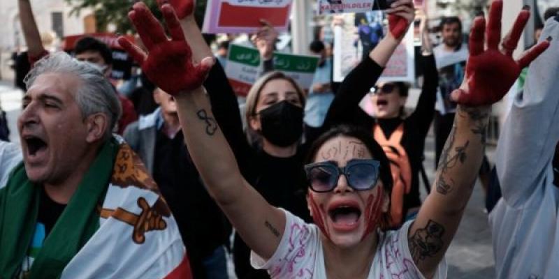 Irán recibe el apoyo de España en contra de la represión Las protestas en Irán continúan a pesar de la fuerte represión