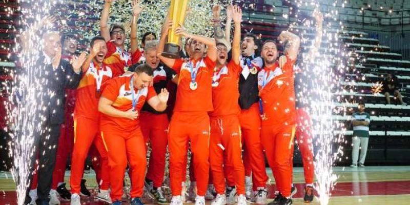 La Selección de fútbol sala, tras proclamarse campeona ante Ucrania | Foto de FEDC La Selección de fútbol sala, tras proclamarse campeona ante Ucrania