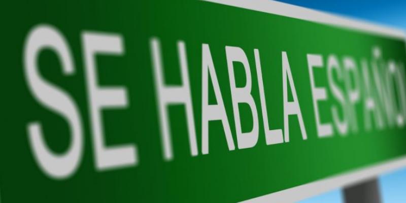 Cartel que dice 'Se habla español'