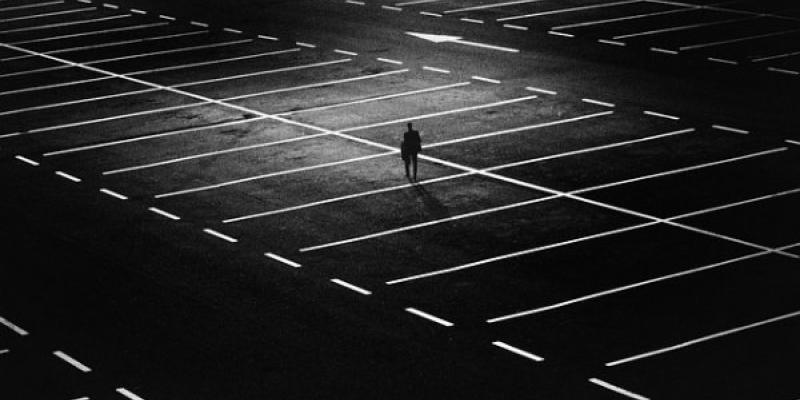 Espacios de parking en un aeropuerto