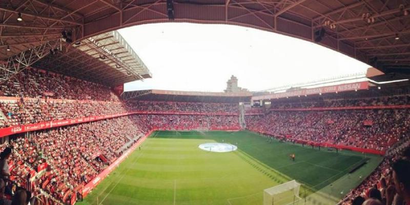 Estadio El Molinón Real Sporting de Gijón Un trabajador fallece en las obras de mantenimiento de los focos de El Molinón