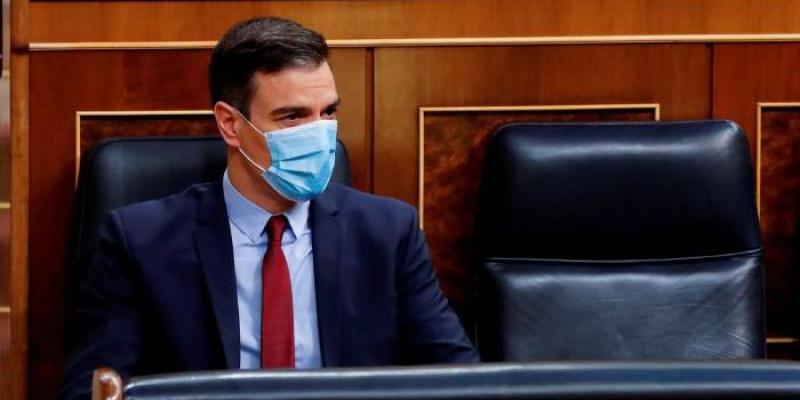 Imagen de Pedro Sánchez en el Congreso de los Diputados con mascarilla. Aprobada la última prórroga del estado de alarma.