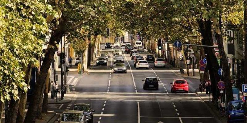 Atasco en la carretera de Valencia puente de los Santos de 2019 / Pixabay