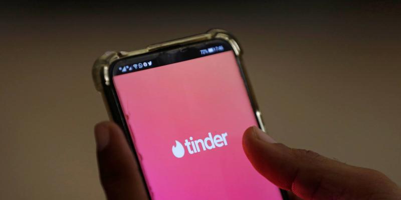 Imagen de la aplicación de Tinder Así son los "fraudes románticos" de las apps de citas