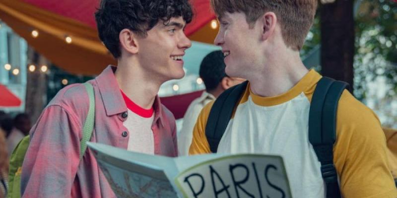 Series - Foto: Netflix Los protagonistas de Heartstopper mirándose