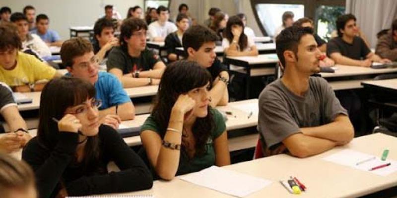 estudiantes / Juventud Lanzarote Uno de cada cuatro españoles sigue en paro tres años después de terminar su carrera