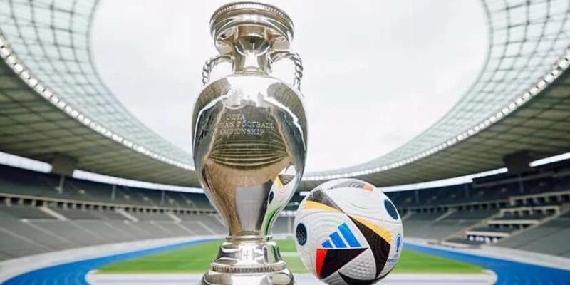 La UEFA Euro 2024 se disputará en Alemania entre el 14 de junio y el 14 de julio / Xataka Trofeo Eurocopa 2024