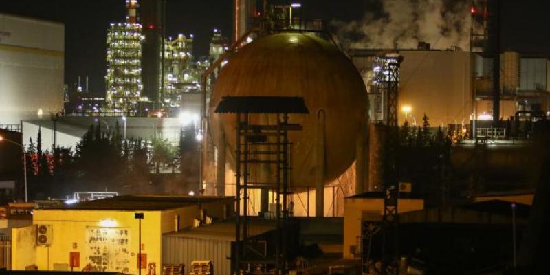 La explosión se produjo en este complejo de Tarragona Vista del complejo petroquímico que produce óxido de etileno
