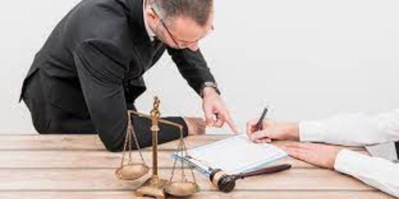 figura del facilitador procesal Un facilitador procesal trabajando