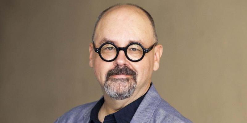 Fallece el escritor Carlos Ruiz Zafón víctima de un cáncer de colon Muere el escritor barcelonés Carlos Ruiz Zafón víctima de un cáncer de colon
