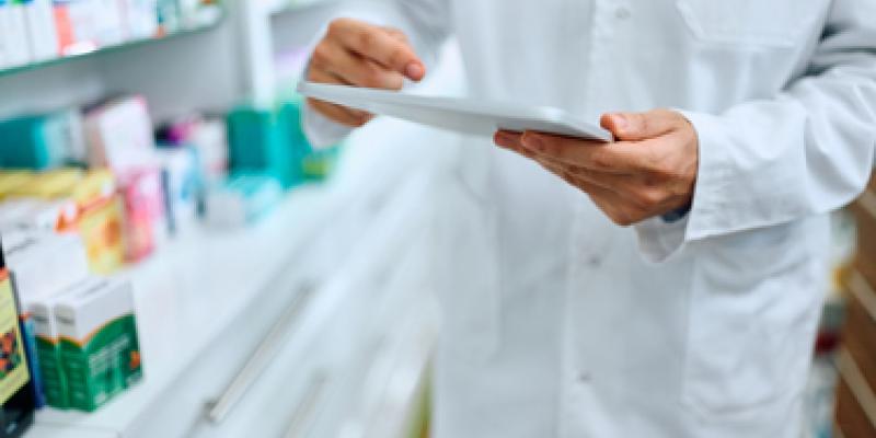 Imagen de un farmacéutico/envaroelements El sector farmacéutico colabora con las desapariciones