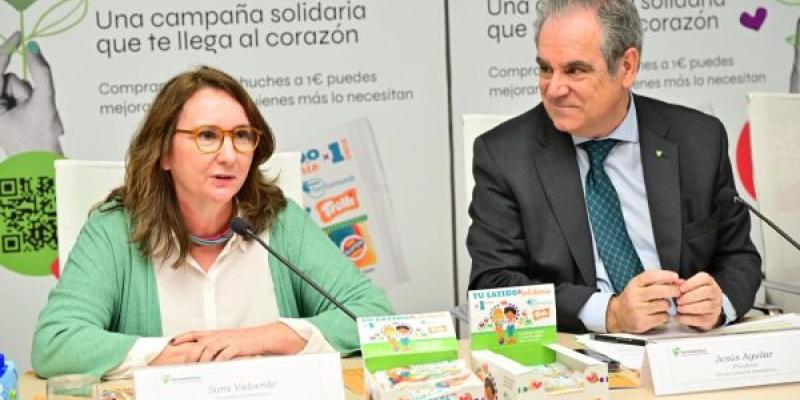 Sara Valverde, junto a Jesús Aguilar, durante la presentación de ‘Tu latido+Solidario’ 