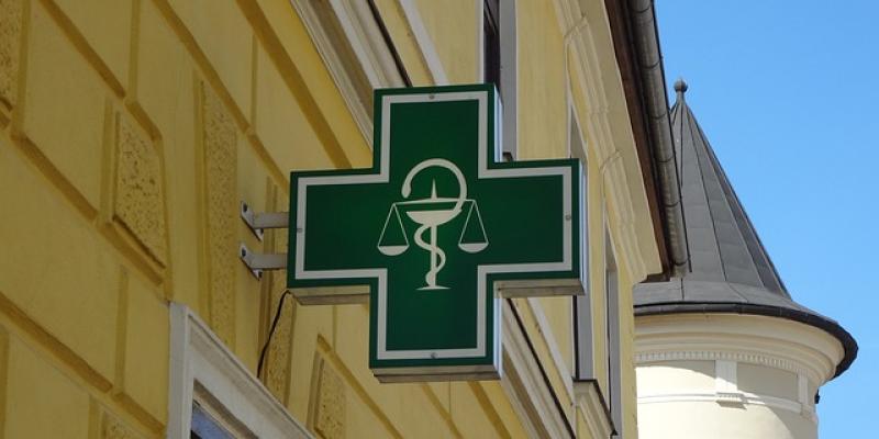 Farmacia / Pixabay Señal luminosa de farmacia