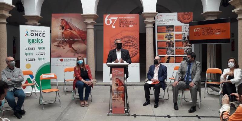Foto: ONCE El Festival de Mérida y la ONCE han renovado su compromiso por la inclusión cultural de las personas con discapacidad visual | Foto: ONCE.