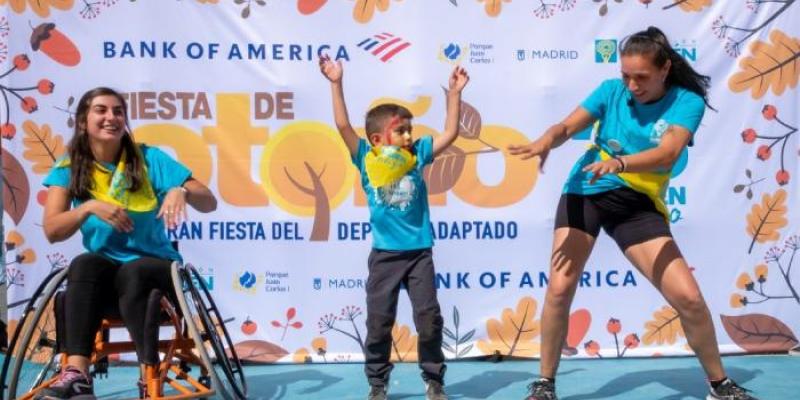 Fiesta de Otoño | Foto cedida por Fundación También Participantes en la jornada practicando zumba