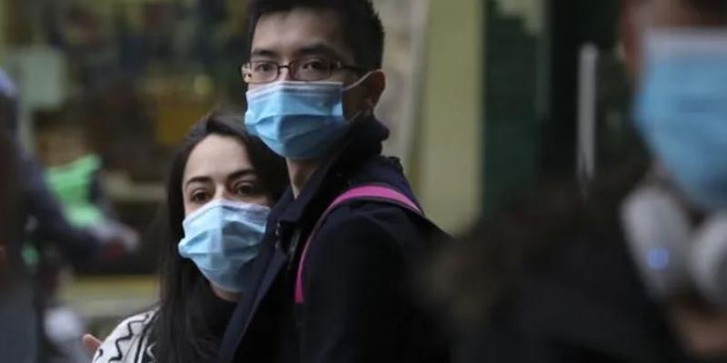 Personas con mascarillas en Melbourne, donde las autoridades han decretado una semana de confinamiento