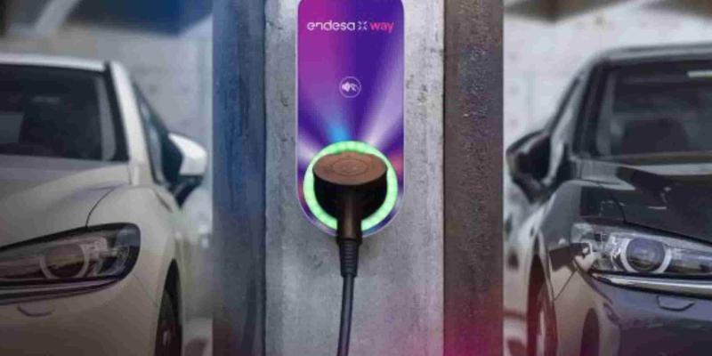 Imagen de un puesto de carga eléctrico/Endesa Endesa apuesta por la sostenibilidad en su flota