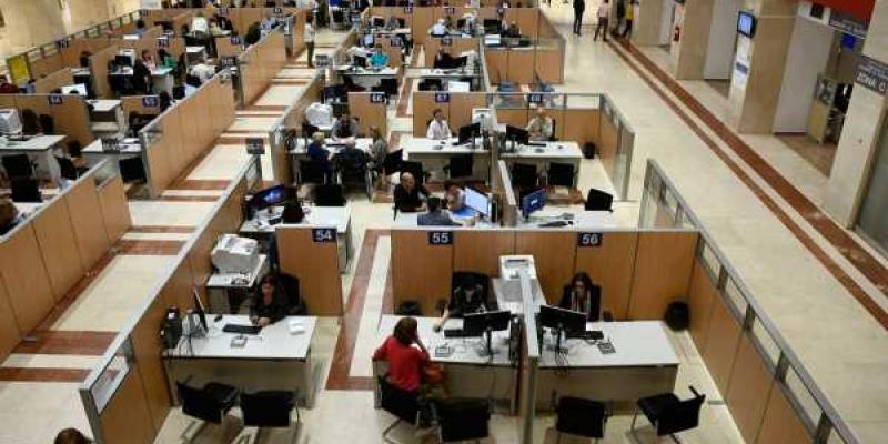 Funcionarios / Voz Populi Funcionarios en sus puestos de la administración