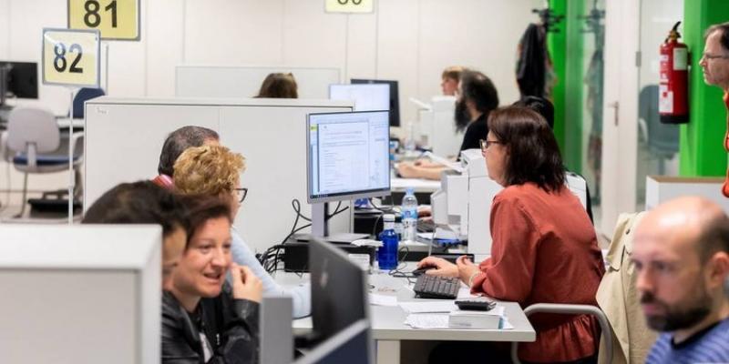 El Estado gasta 130.000 millones de euros al año en sueldos públicos. El Estado gasta 130.000 millones de euros al año en sueldos públicos.