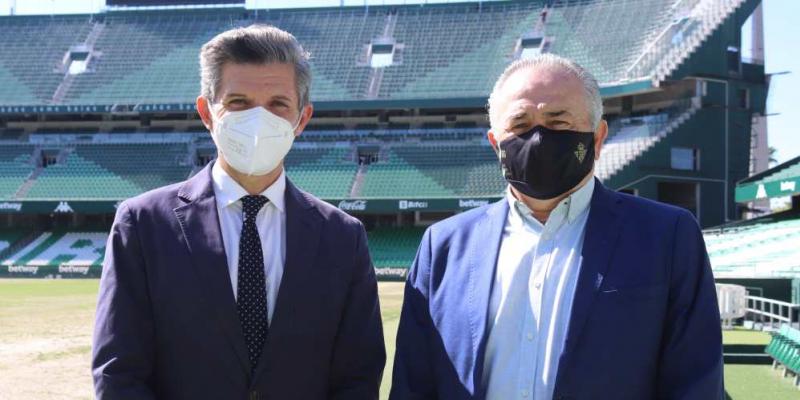 Acuerdo Fundación Real Betis y DiabetesCERO Urbano Fernández, director gerente de la Fundación DiabetesCERO, y de Rafael Muela, gerente de la Fundación Real Betis Balompié