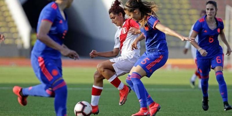 Las jugadoras de fútbol recibirán ayudas una vez retiradas