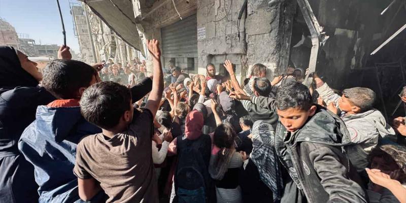 Imagen de niños entre las ruinas de Gaza/CIDSE La ayuda humanitaria en Gaza es escasa
