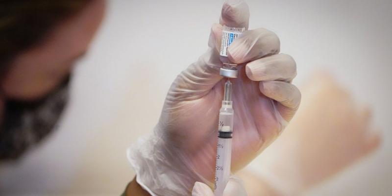Los expertos recomiendan vacunar a la población más vulnerable