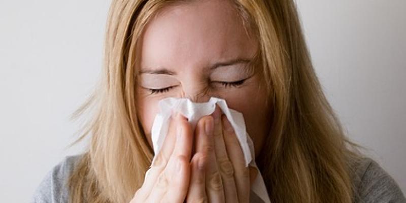 Gripe / Pixabay Chica con mocos